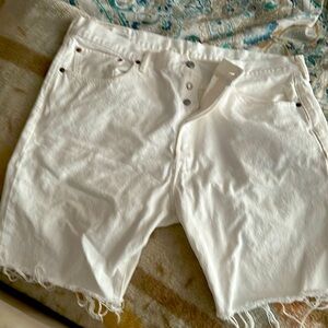 White high rise Levi shorts